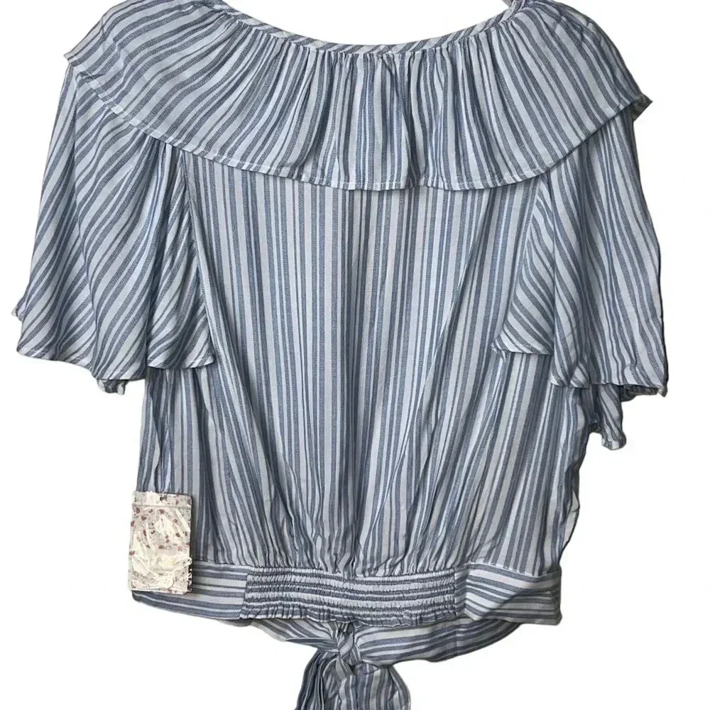 0387. FREE‎ PEOPLE THE ROSEMARY TOP RUFFLES AND TIE FULLY BUTTON SIZE LARGE